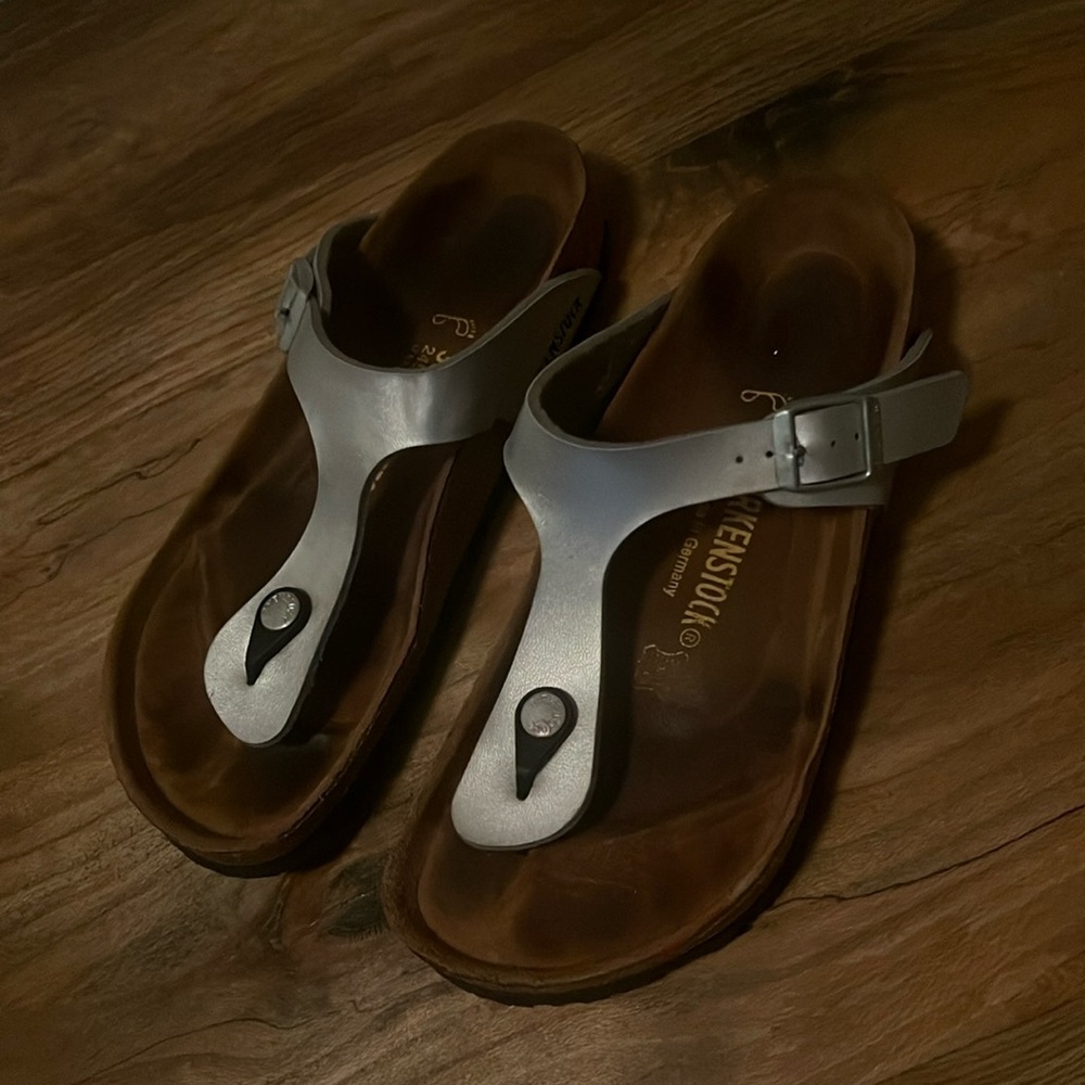Birkenstock Gizeh Silver Sandals